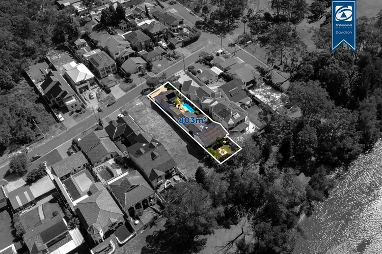 8 Riverview Road, Pleasure Point NSW 2172