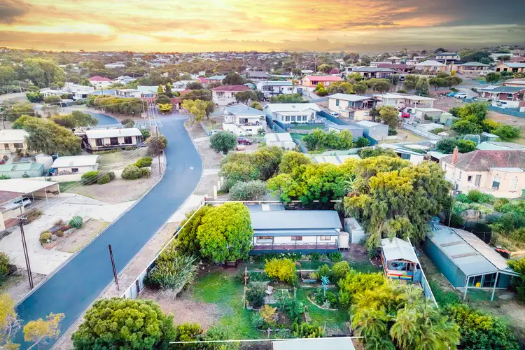 2 Roxby Road, Port Lincoln SA 5606