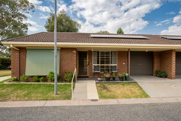 102 Amber Court, West Albury NSW 2640