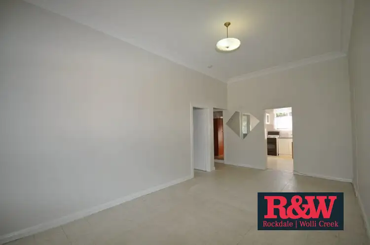 82 Rear Dunmore Street