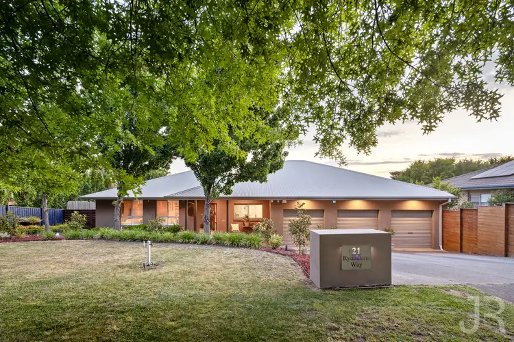 21 Rydaldene Way, Berwick VIC 3806