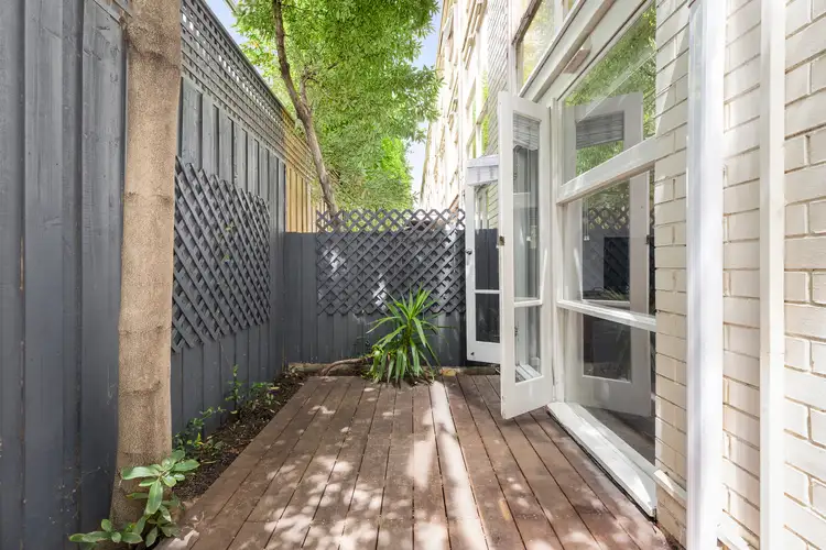 2/14 Crimea Street, St Kilda VIC 3182
