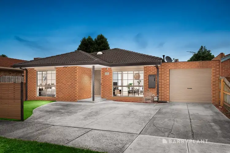 17 Carroll Crescent, Mill Park VIC 3082