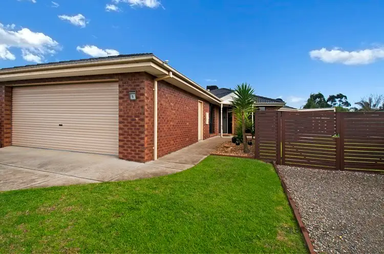 5 Atlanta Glen, Cranbourne VIC 3977