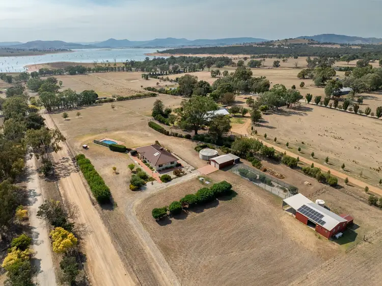 10 Barrett Lane, Table Top NSW 2640