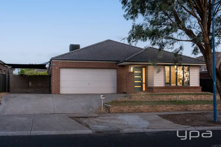15 Ashburton Avenue, Manor Lakes VIC 3024