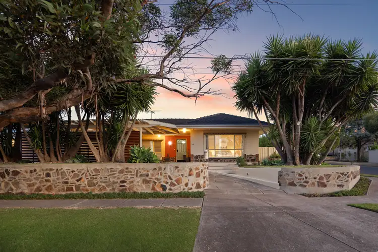 24 Amber Avenue, Clearview SA 5085