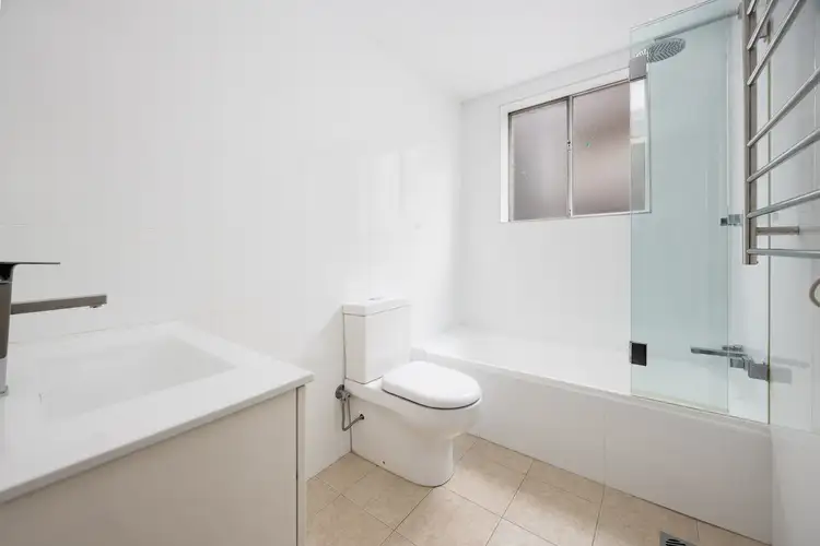 Fifth view of Homely unit listing, 2/946 Pittwater Road, Dee Why NSW 2099