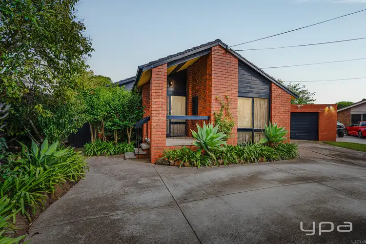 Second view of Homely house listing, 4 Lachlan Court, Werribee VIC 3030