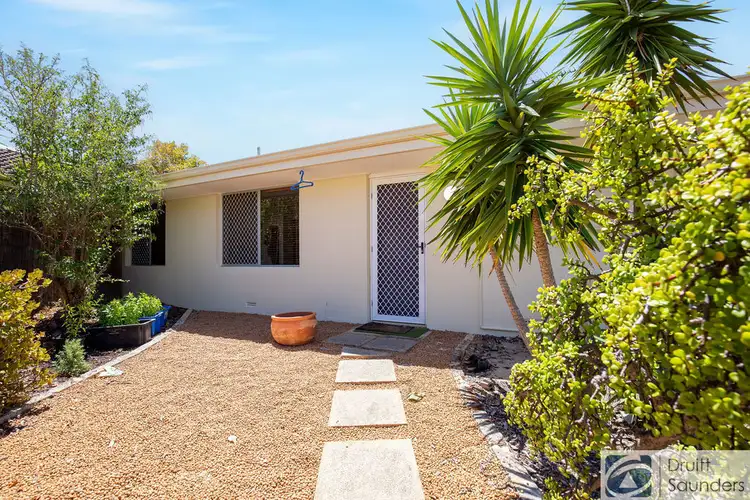 30B Whitley Crescent