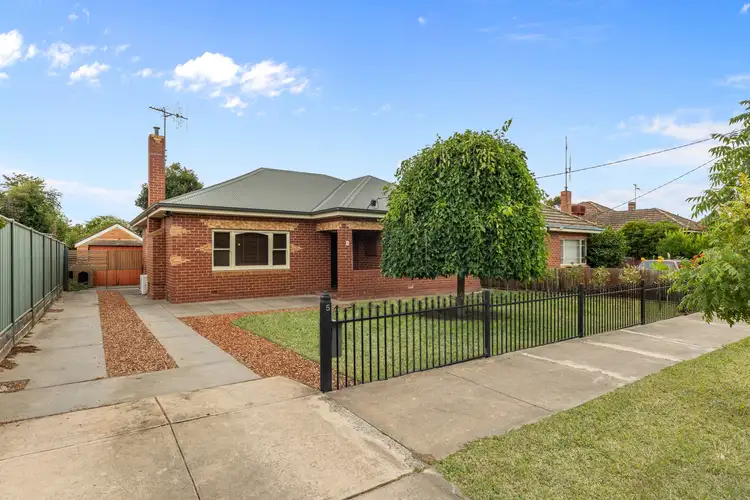 5 Sayer Street, Flora Hill VIC 3550