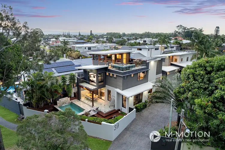 2/39 Holland Court, Broadbeach Waters QLD 4218