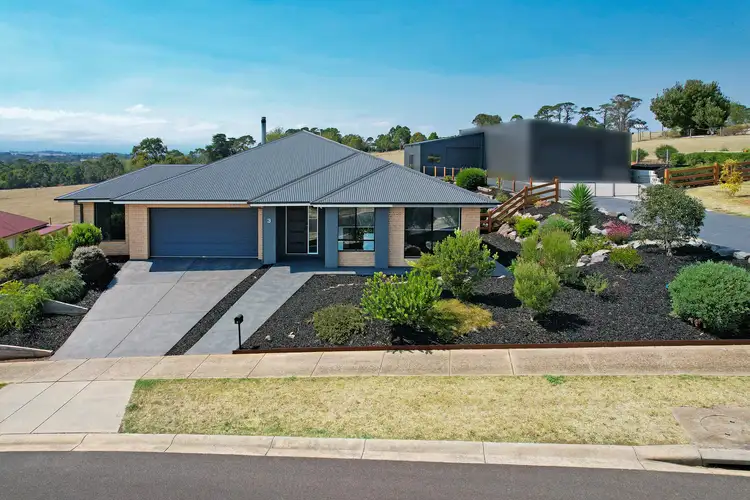 3 Warne Close