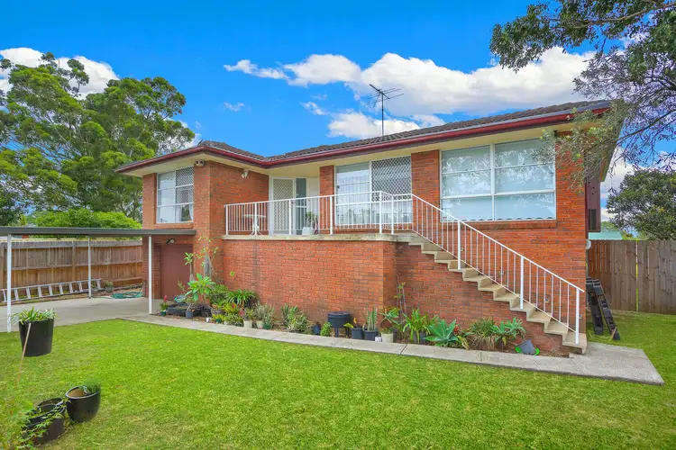 8 Woodlawn Drive, Toongabbie NSW 2146
