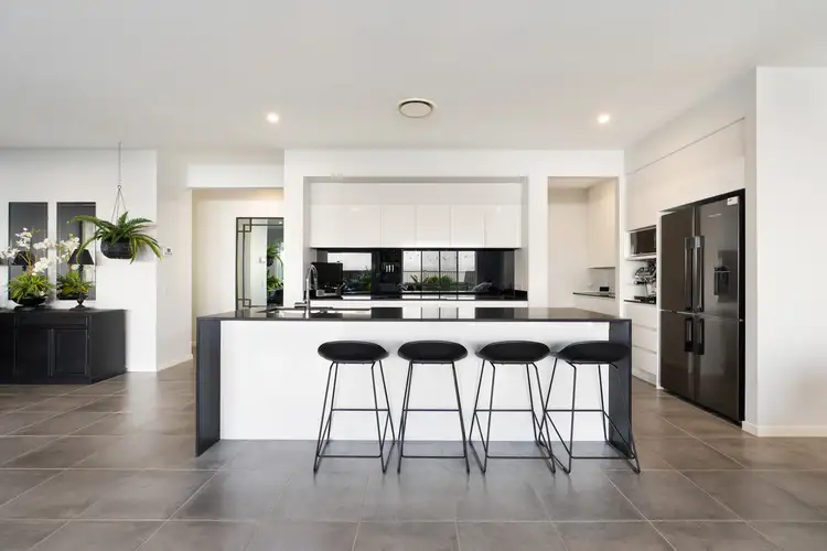 27 Honey Myrtle Road, Noosa Heads QLD 4567