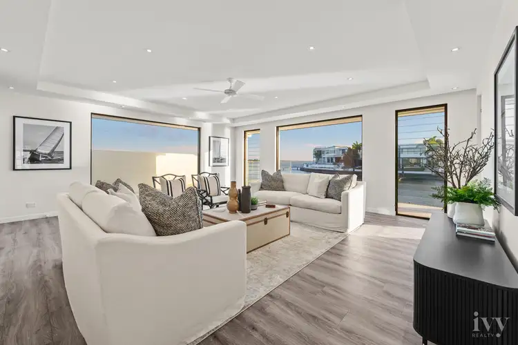 61 Knightsbridge Parade East, Sovereign Islands QLD 4216