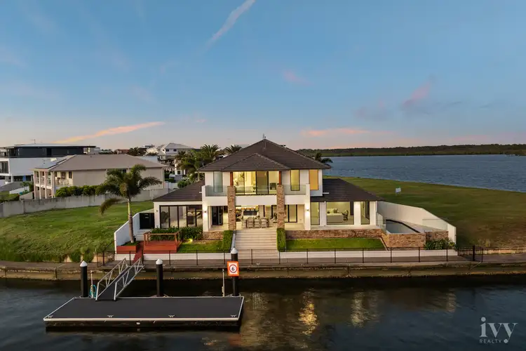 61 Knightsbridge Parade East, Sovereign Islands QLD 4216