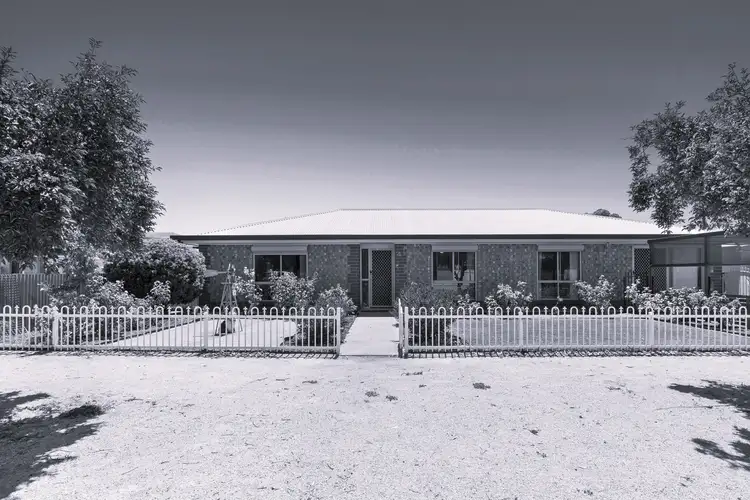 4 Hameister Avenue, Loxton SA 5333