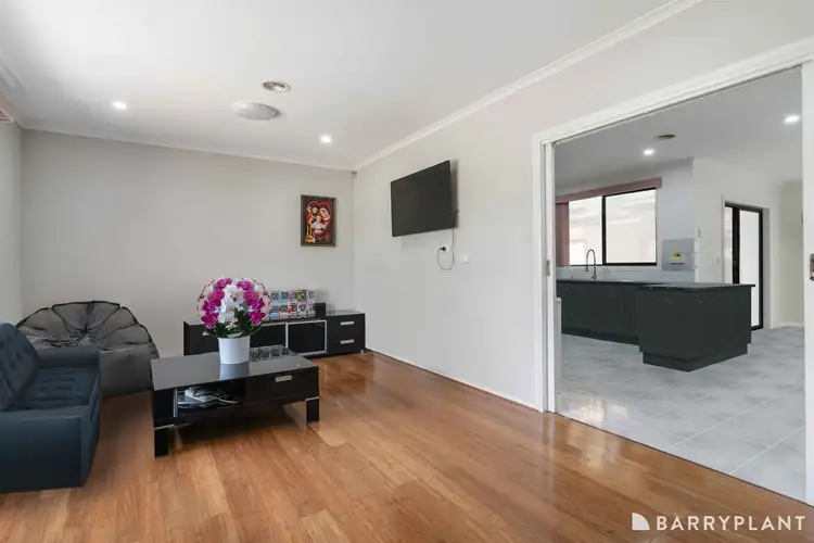 Fifth view of Homely house listing, 14 Paringa Drive, St Albans VIC 3021