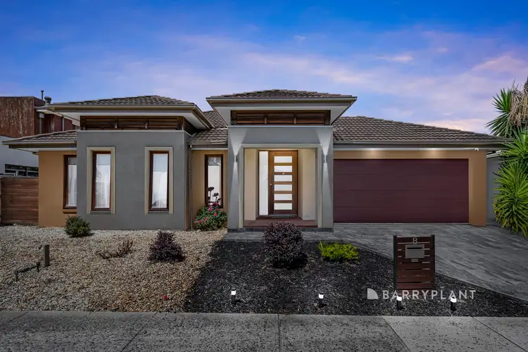 8 Little Gem Way, Berwick VIC 3806