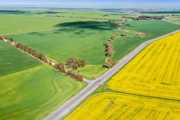 Section 345 & 346, Brinkworth SA 5464