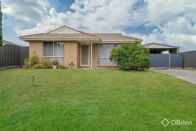 8 Forsyth Court, Cranbourne North VIC 3977