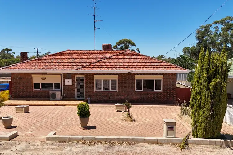 2 Avon Street, Quairading WA 6383