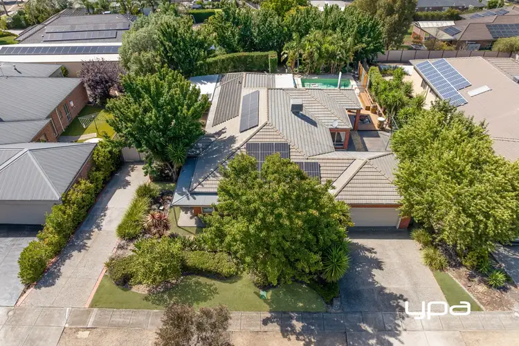 3 Roseberry Avenue, Sunbury VIC 3429