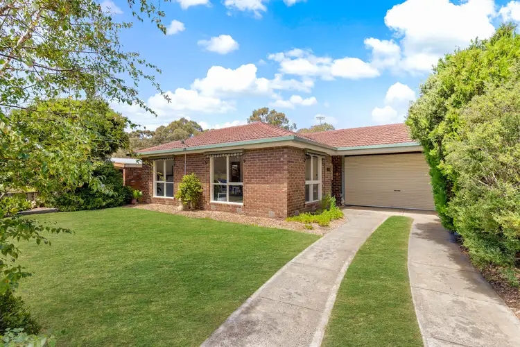 25 Gilchrist Crescent, Sunbury VIC 3429