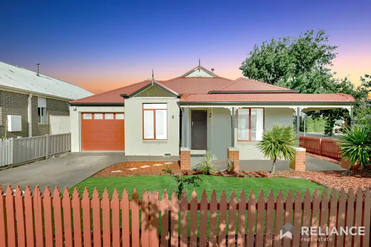 8 Verdon Avenue, Caroline Springs VIC 3023