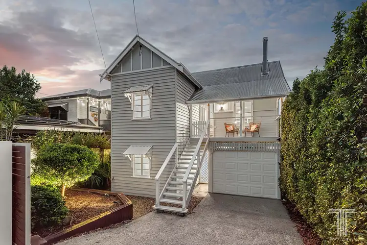 27 Ashton Street, Camp Hill QLD 4152