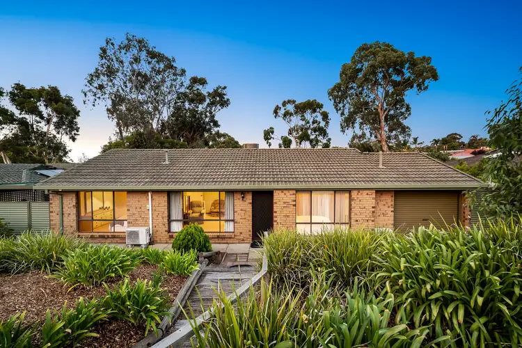 13 Woodhall Drive