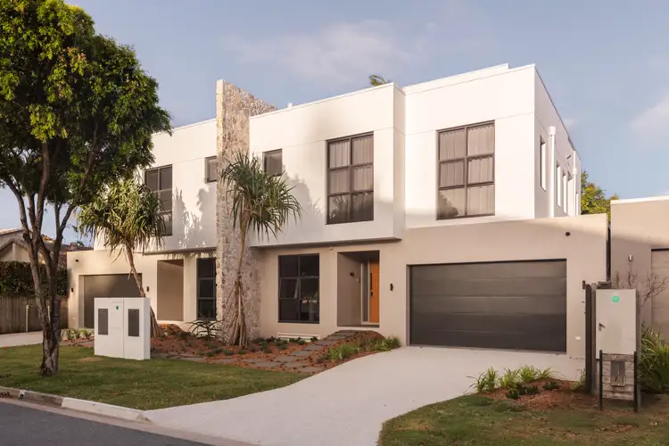 2/27 Avanti Street, Mermaid Waters QLD 4218