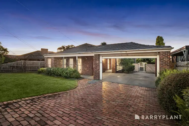 71 Country Club Drive, Chirnside Park VIC 3116