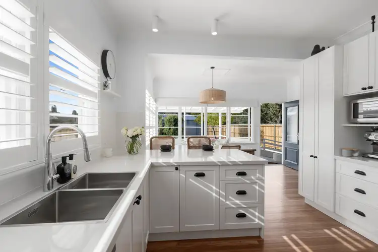 18 Ascot Road