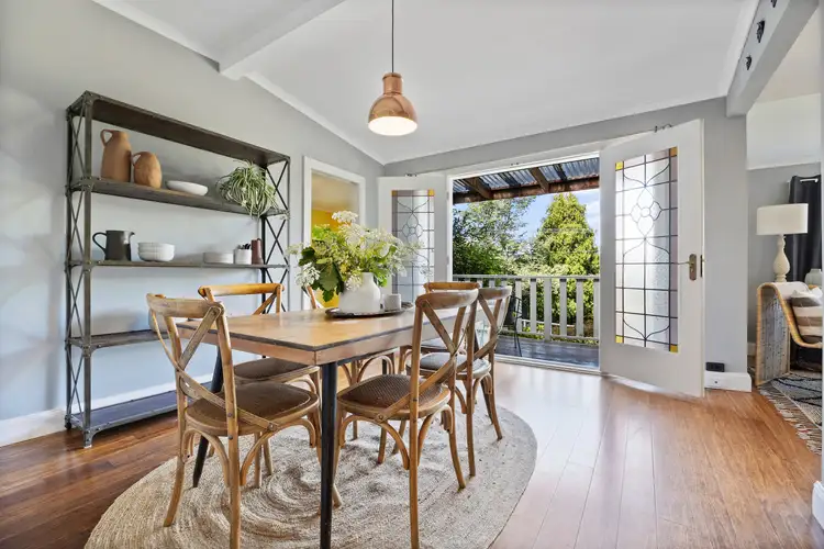 37 Carrington Avenue, Katoomba NSW 2780