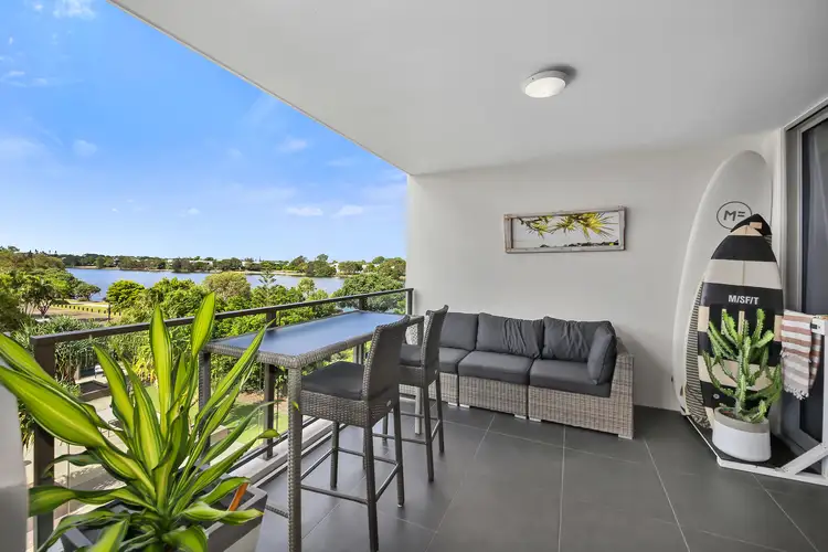 18/67 Regatta Boulevard