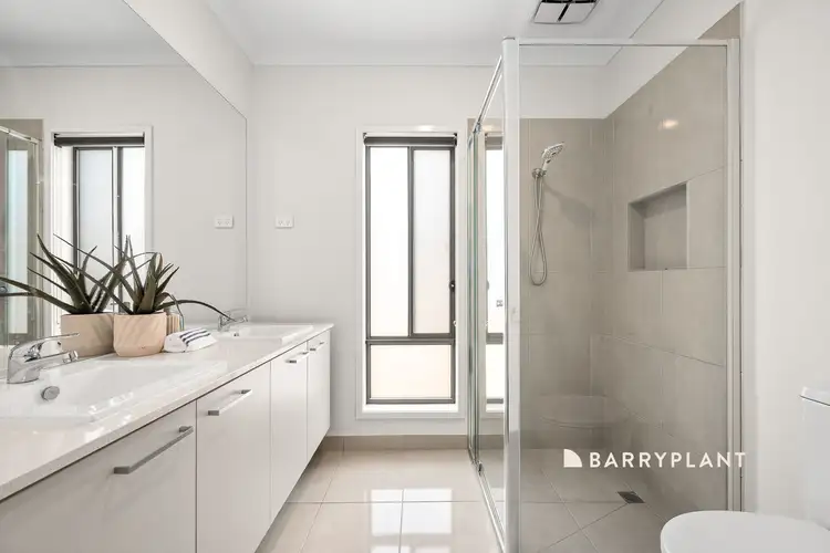 Third view of Homely house listing, 6 Sunnybank Way, Pakenham VIC 3810