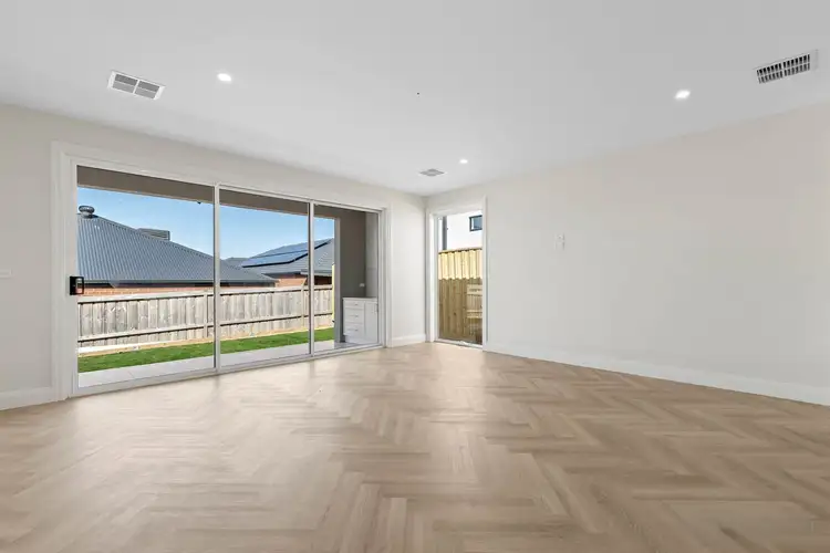 Sixth view of Homely house listing, 33 Flycatcher Road, Sunbury VIC 3429