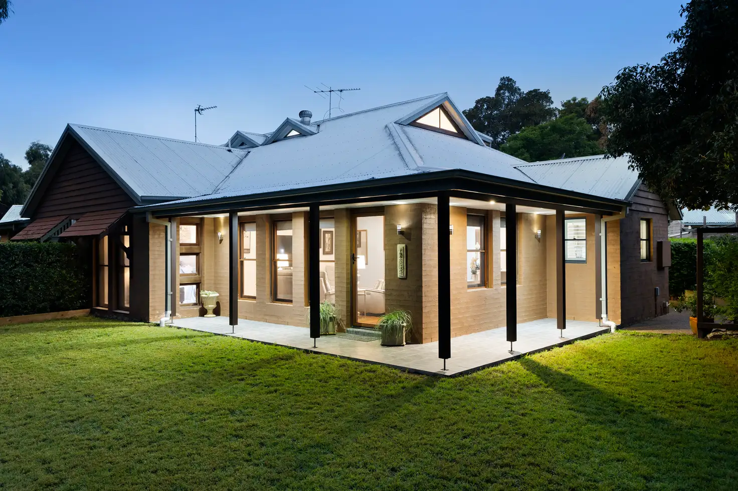 Main view of Homely townhouse listing, 1/25 Paterson Road, Bolwarra NSW 2320