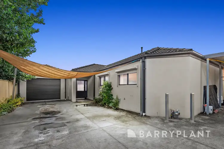 2/21 Walmer Avenue, St Albans VIC 3021