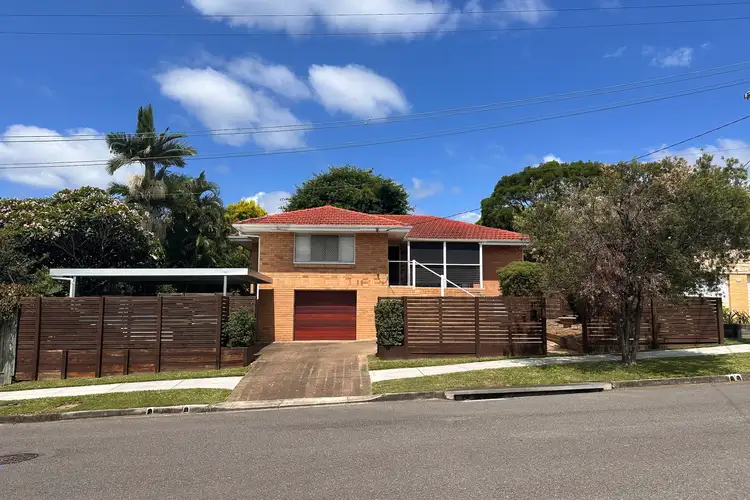 37 Mingera Street, Mansfield QLD 4122