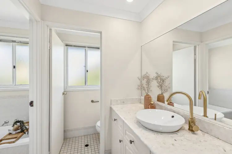 Fifth view of Homely house listing, 2 Caljarni Close, Green Point NSW 2251