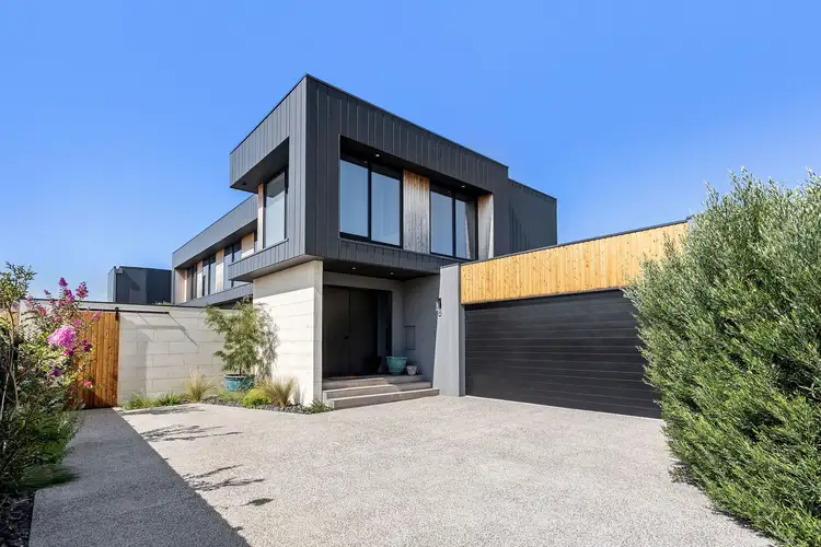 27a Shanns Avenue, Mount Martha VIC 3934