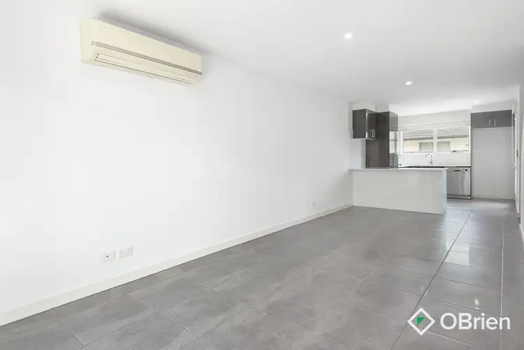 Fourth view of Homely unit listing, 2/35 Dandenong Road, Frankston VIC 3199
