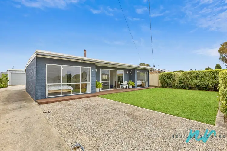 42 Lake View Crescent