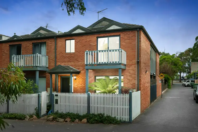 9/2-4 Sandgate Avenue