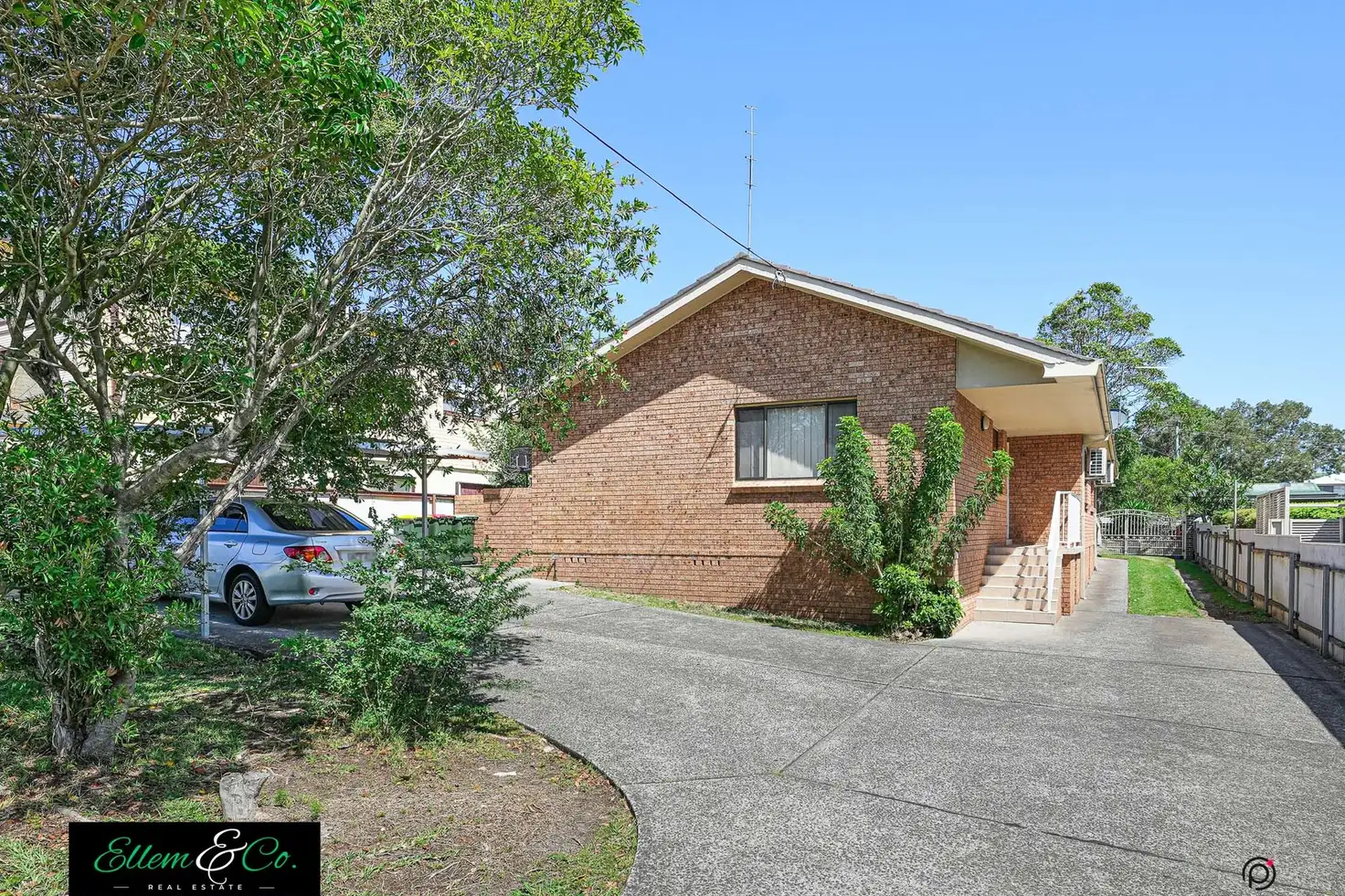 Main view of Homely unit listing, 2/5 Watson Street, Oak Flats NSW 2529