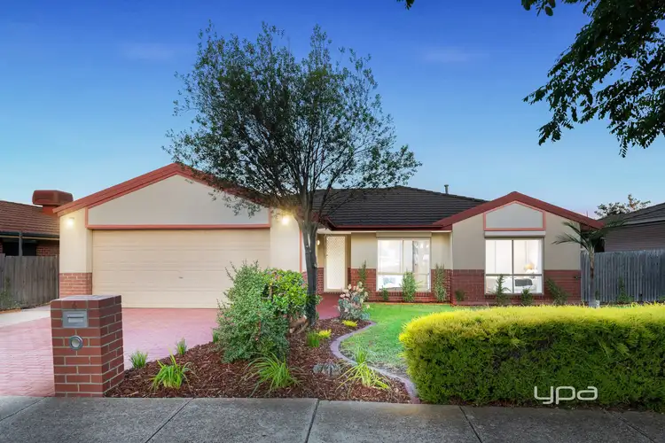 4 Ruthven Close, Hillside VIC 3037