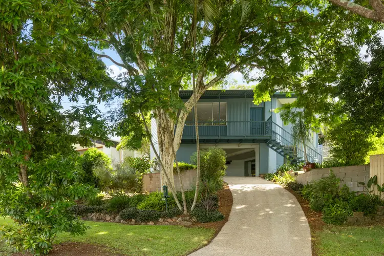 33 Dumbarton Drive, Kenmore QLD 4069